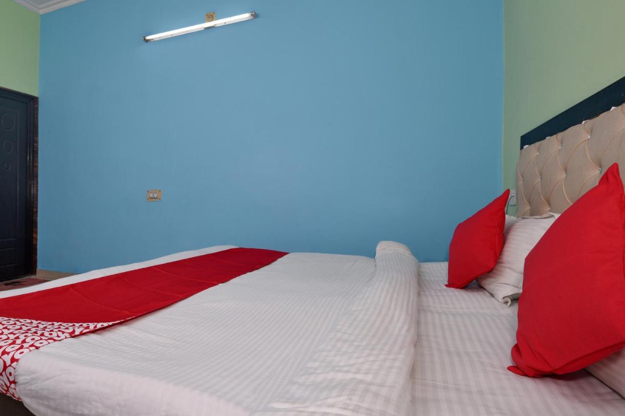 ורנאסי Oyo 4409 Hotel Chaitanya Inn מראה חיצוני תמונה